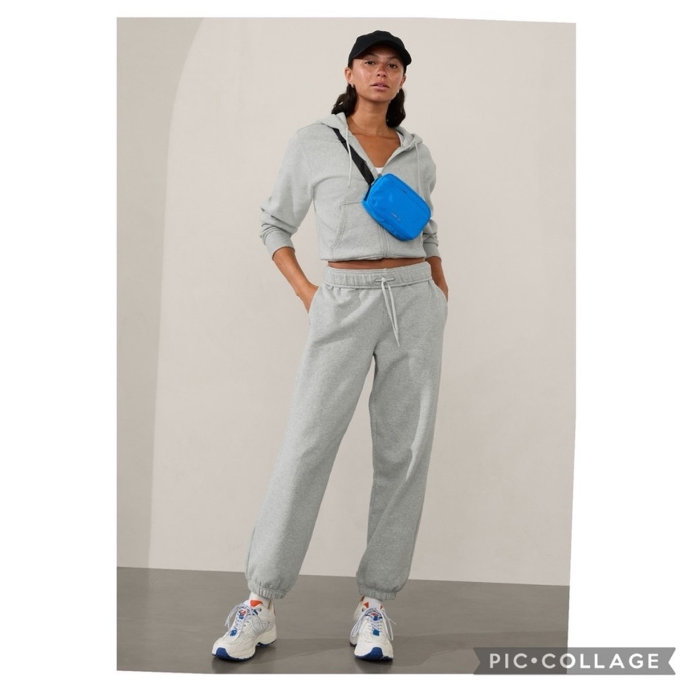 Athleta Forever Fleece High Rise Gray Heather Joggers Size Medium
NWT